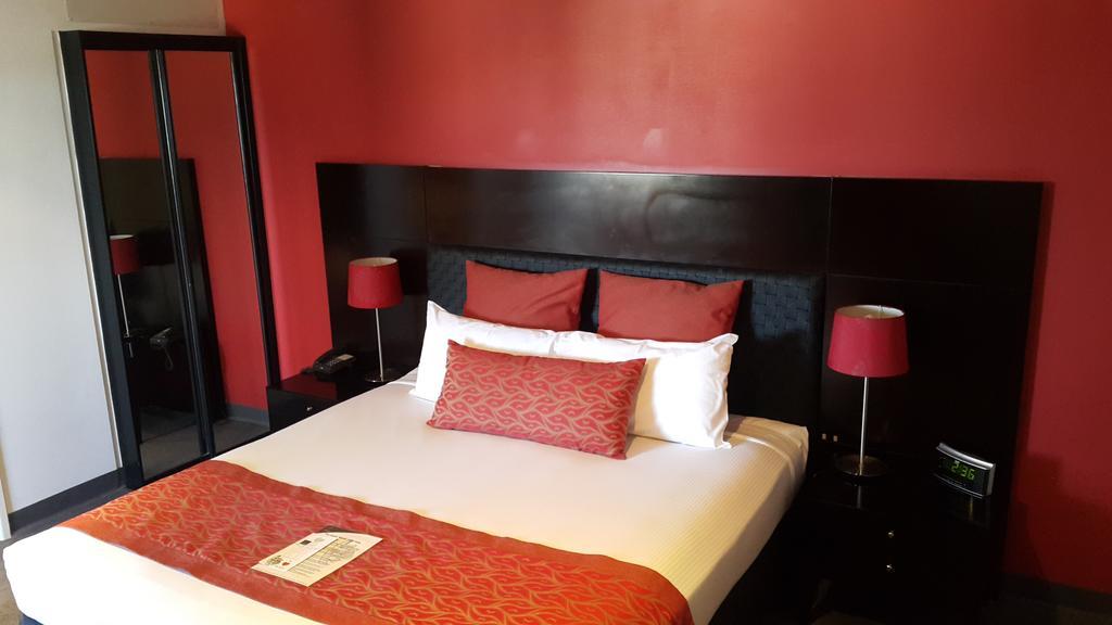 Leichhardt Hotel Rockhampton Bagian luar foto