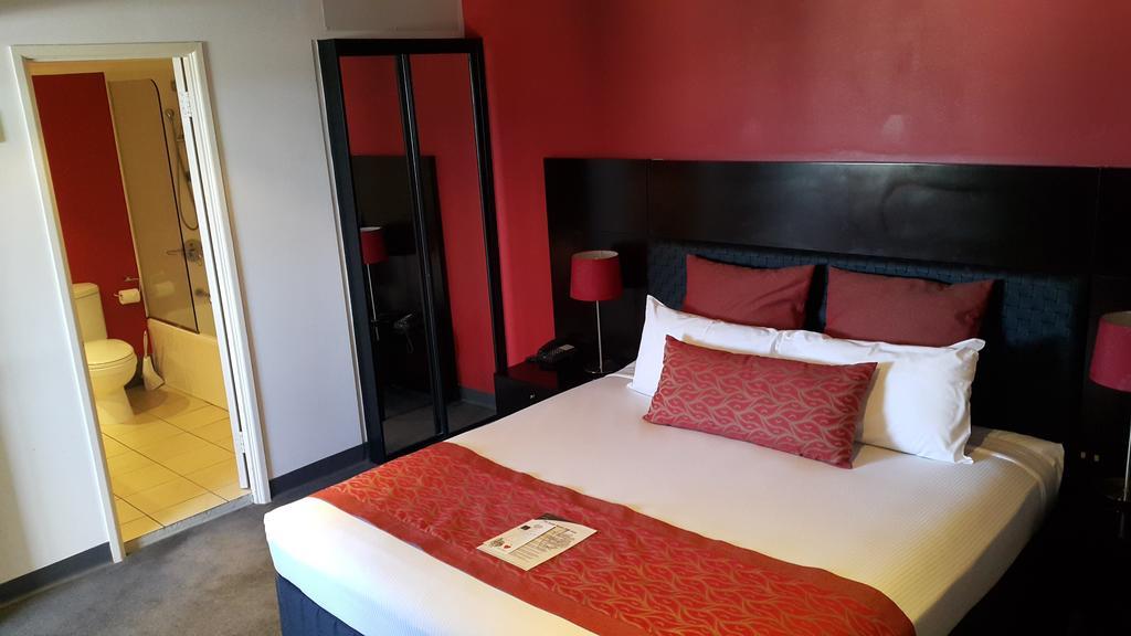 Leichhardt Hotel Rockhampton Bagian luar foto