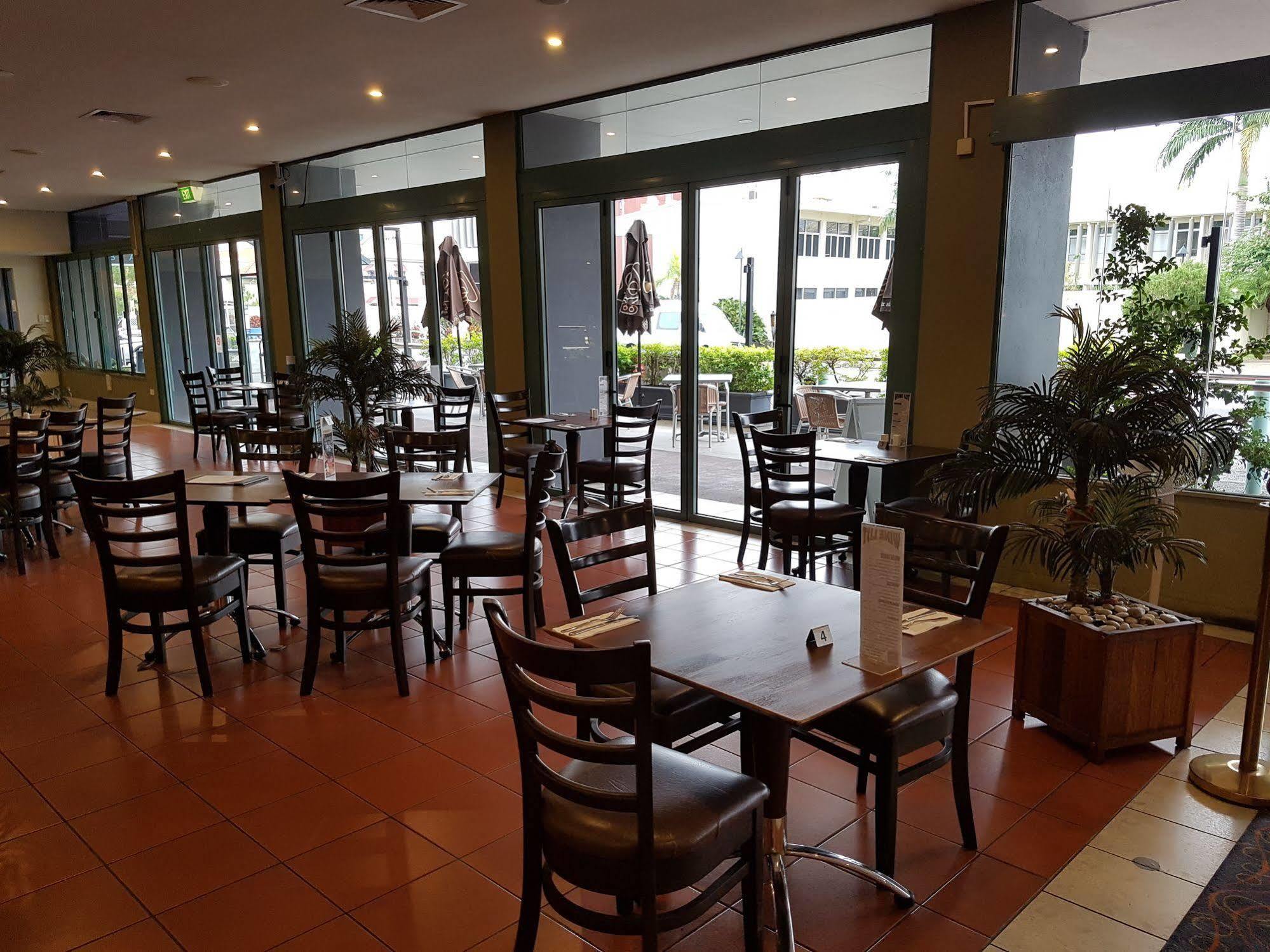 Leichhardt Hotel Rockhampton Bagian luar foto