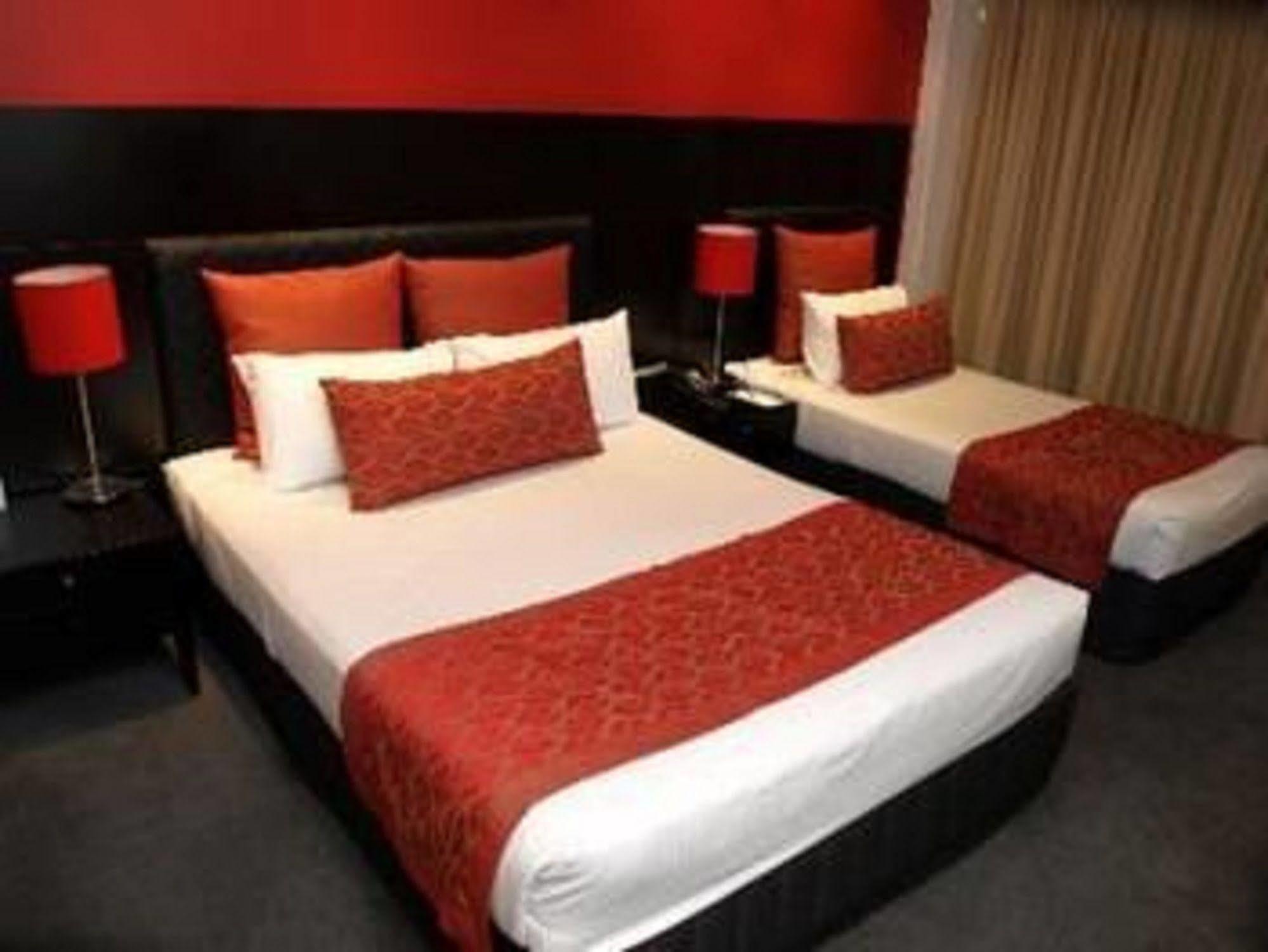 Leichhardt Hotel Rockhampton Bagian luar foto