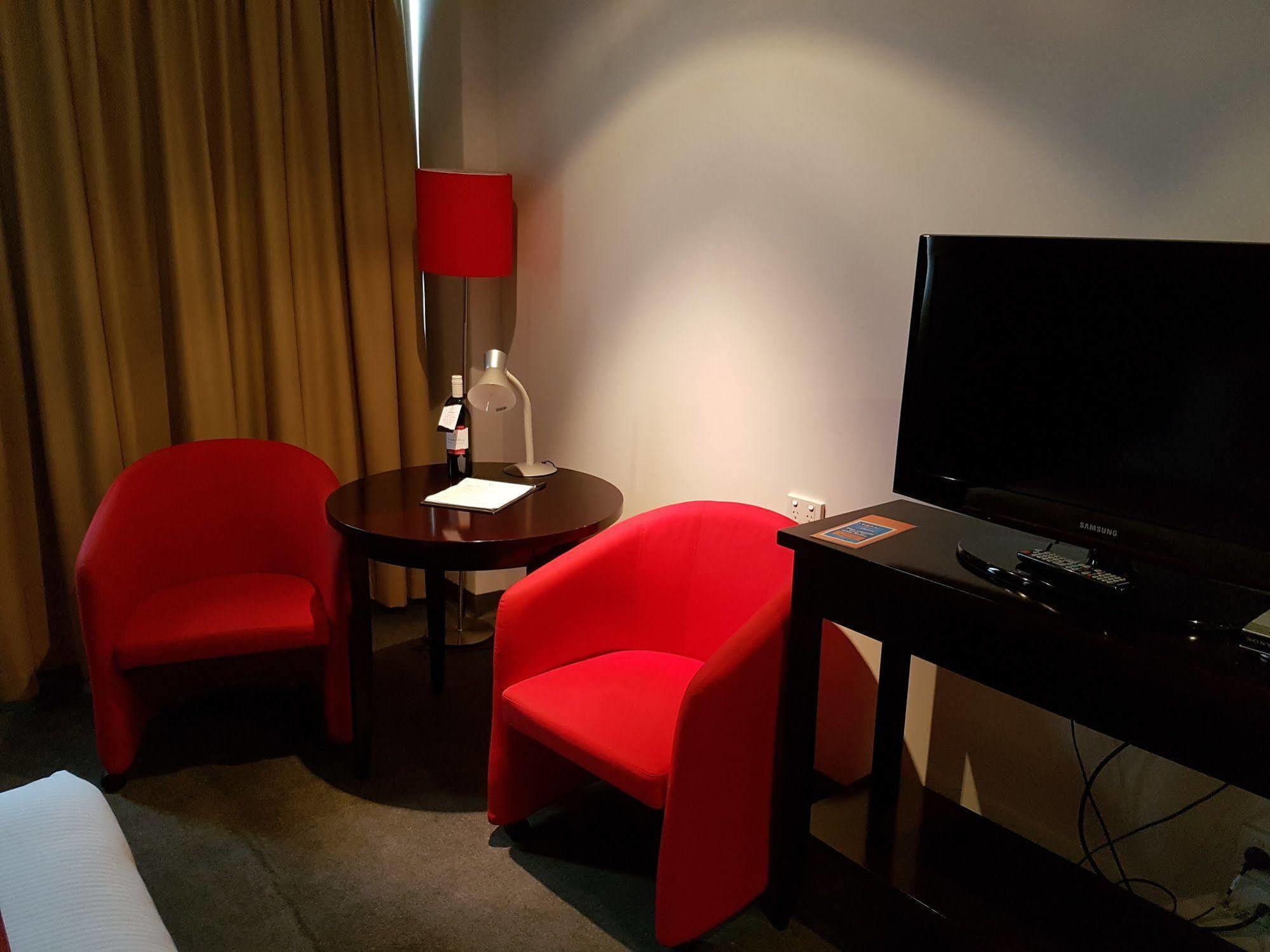 Leichhardt Hotel Rockhampton Bagian luar foto