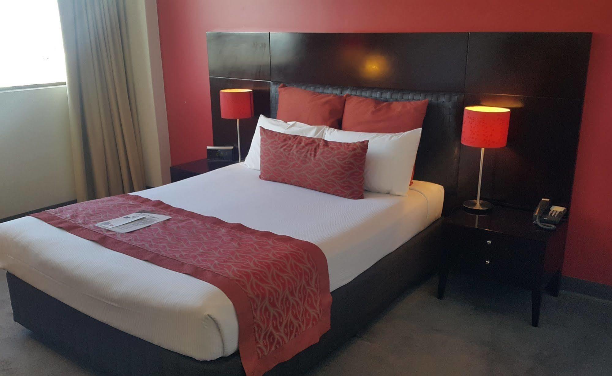 Leichhardt Hotel Rockhampton Bagian luar foto