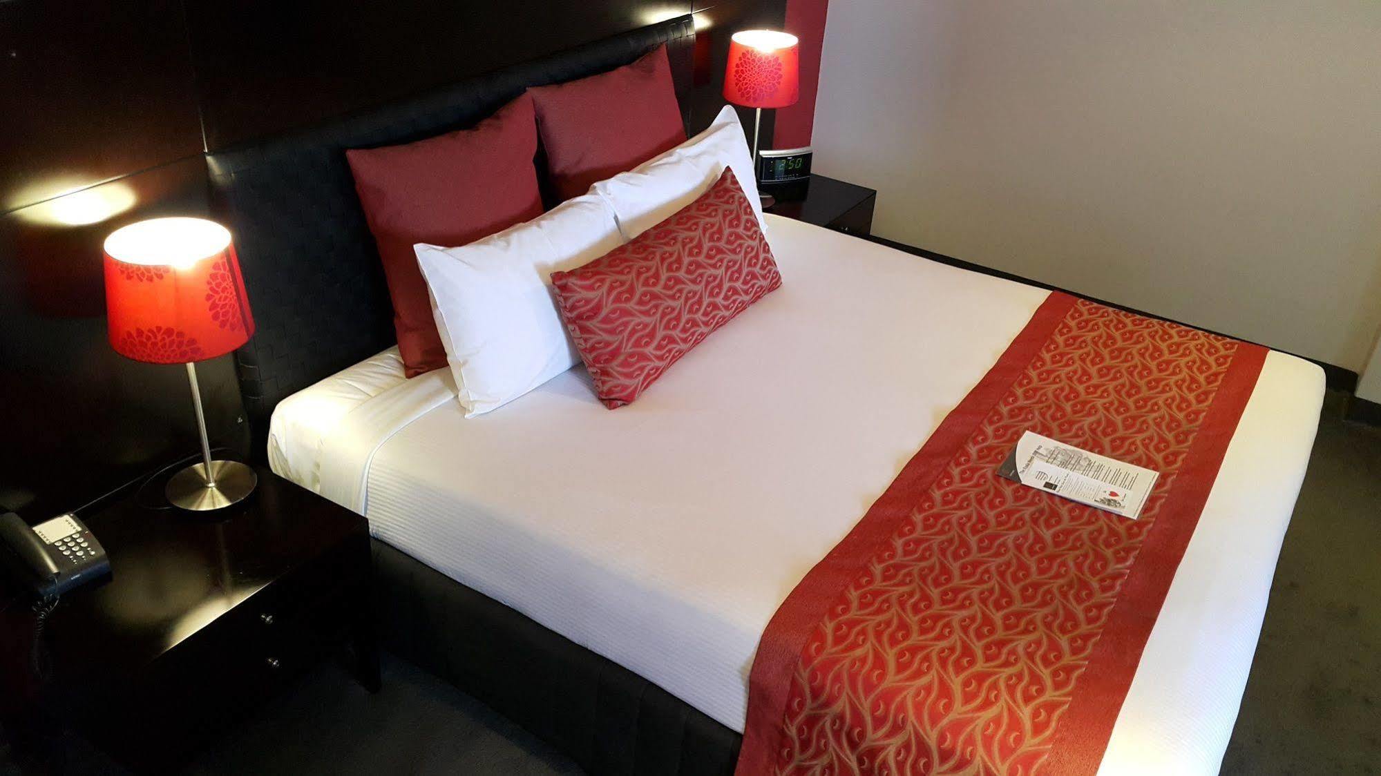 Leichhardt Hotel Rockhampton Bagian luar foto