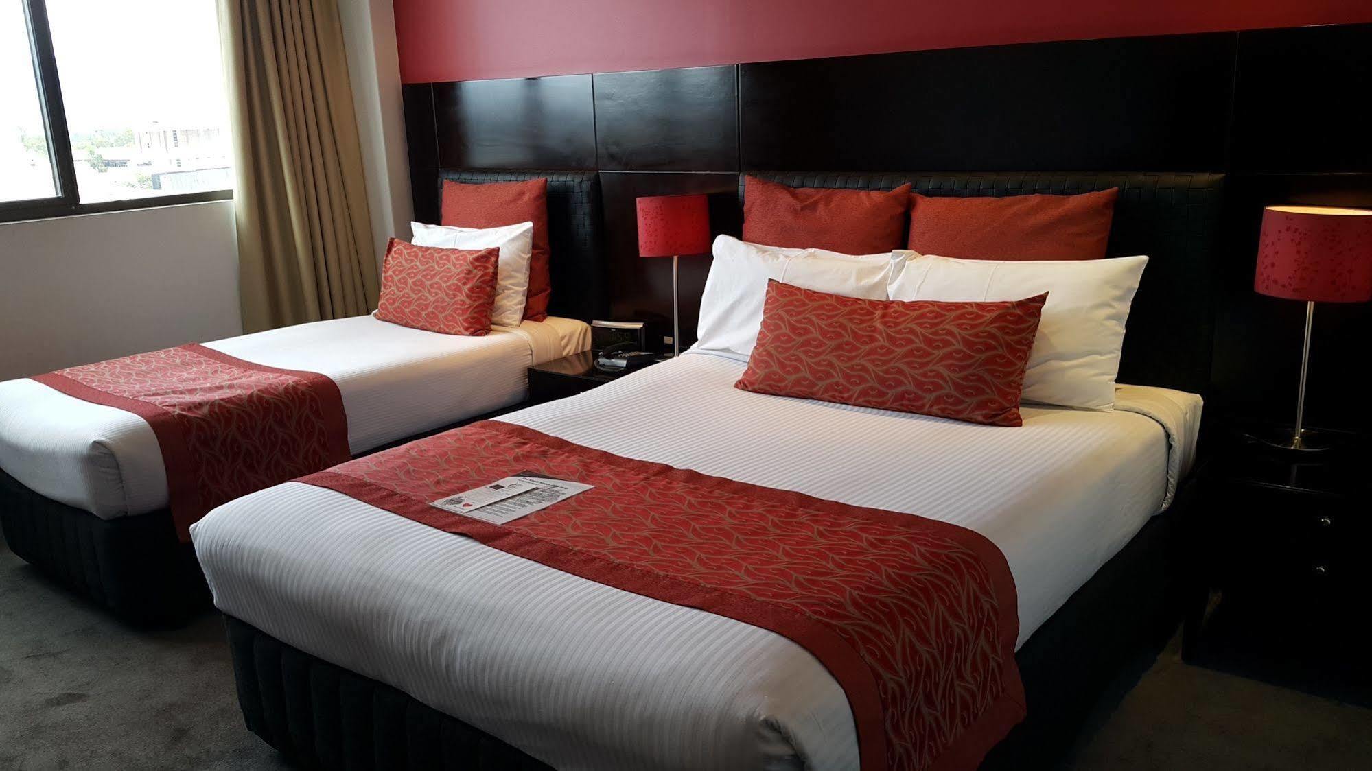 Leichhardt Hotel Rockhampton Bagian luar foto